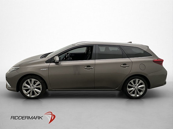 Toyota Auris 5 of 30