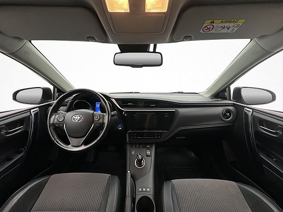 Toyota Auris 12 of 30
