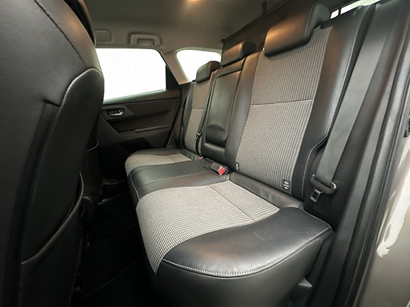 Toyota Auris 28 of 30