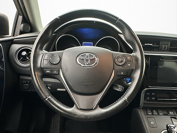 Toyota Auris 13 of 30