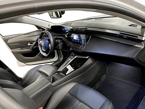 Peugeot 308 SW 14 of 19
