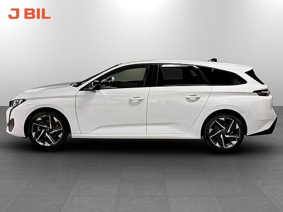 Peugeot 308 SW 17 of 19