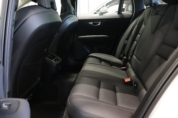 Volvo V60 Cross Country 11 of 30