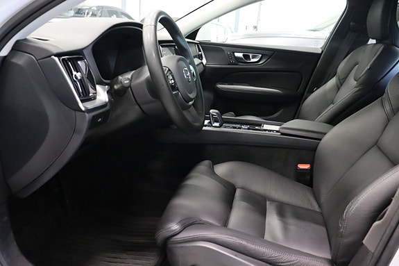 Volvo V60 Cross Country 9 of 30