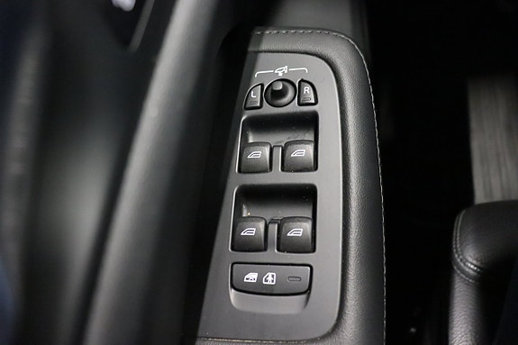 Volvo V60 Cross Country 21 of 30