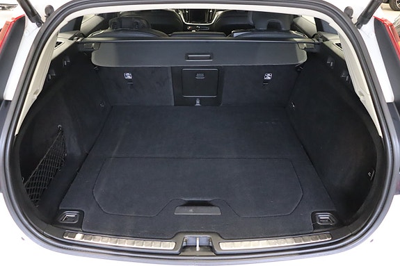 Volvo V60 Cross Country 6 of 30