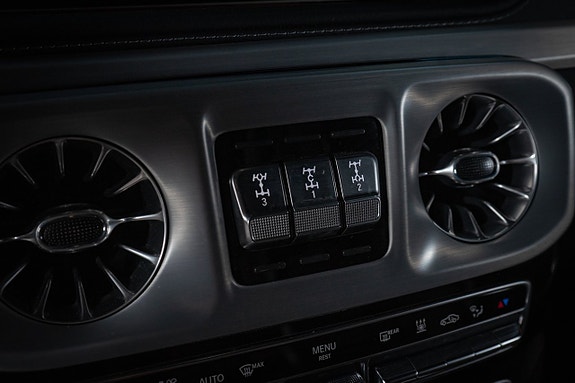 Mercedes-Benz G63 27 of 30