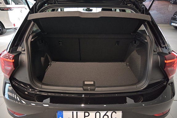 Volkswagen Polo 24 of 24