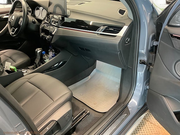 BMW X1 3 of 15