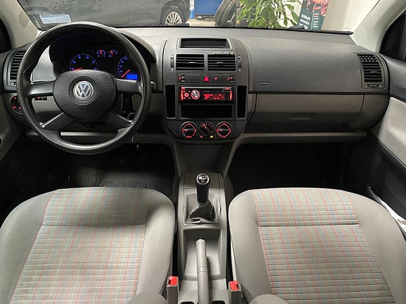 Volkswagen Polo 10 of 12