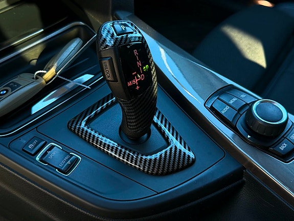 BMW 320d 12 of 13