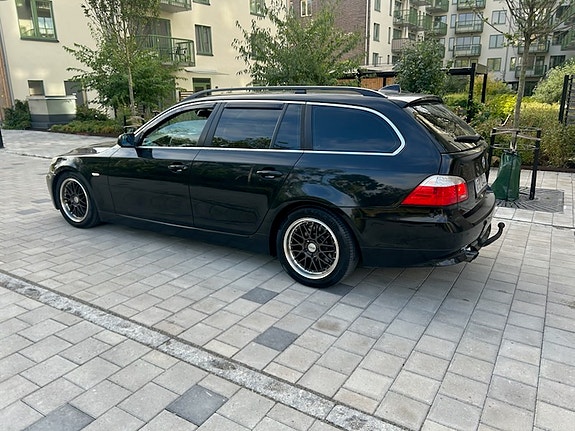 BMW 530i 3 of 9