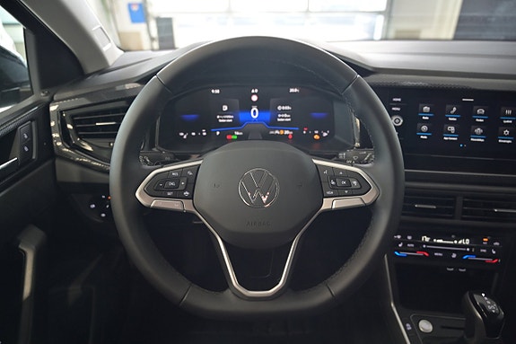 Volkswagen Polo 13 of 24