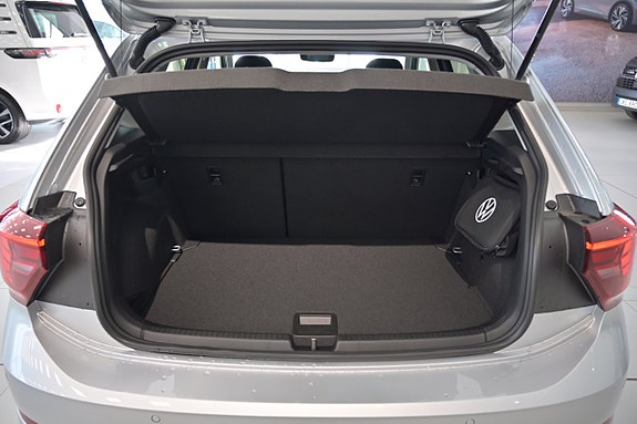 Volkswagen Polo 24 of 24