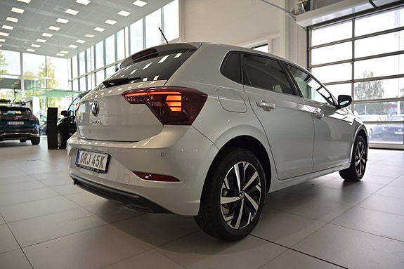 Volkswagen Polo 10 of 24
