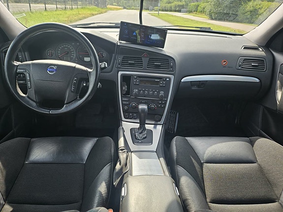 Volvo V70 5 of 6