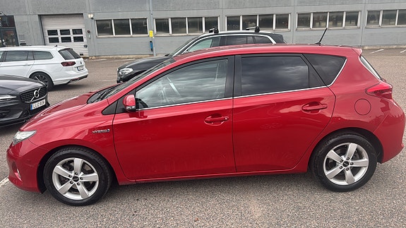Toyota Auris 3 of 5