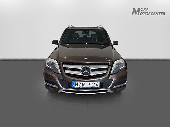 Mercedes-Benz GLK220 2 of 14