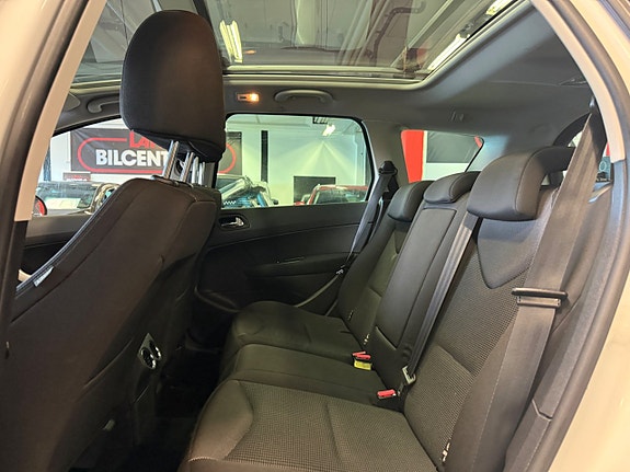 Peugeot 308 SW 15 of 21