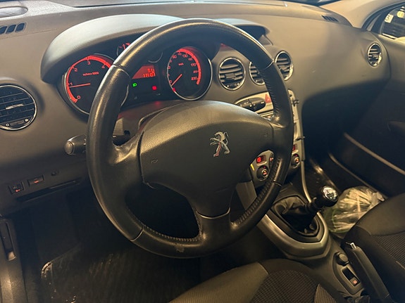 Peugeot 308 SW 10 of 21