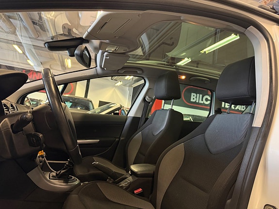 Peugeot 308 SW 12 of 21