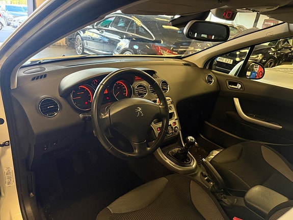 Peugeot 308 SW 9 of 21