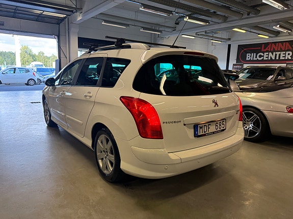 Peugeot 308 SW 8 of 21