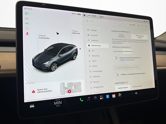 Tesla Model Y 24 of 30