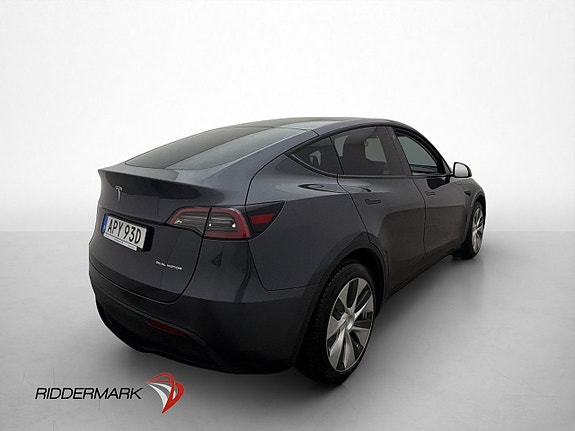 Tesla Model Y 8 of 30