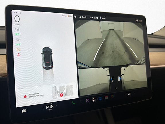 Tesla Model Y 21 of 30