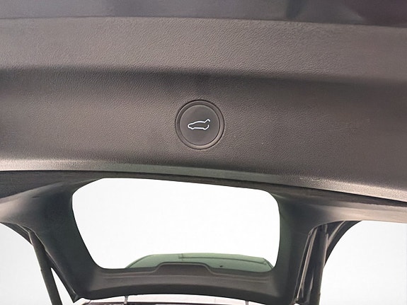 Tesla Model Y 10 of 30