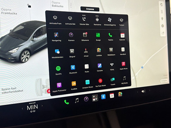 Tesla Model Y 22 of 30