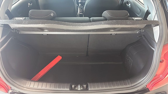 Kia Picanto 9 of 12