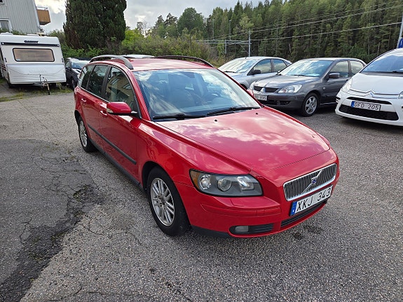 Volvo V50 2 of 14