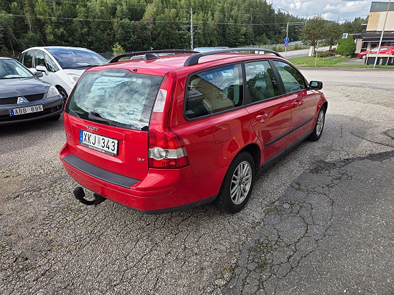 Volvo V50 4 of 14