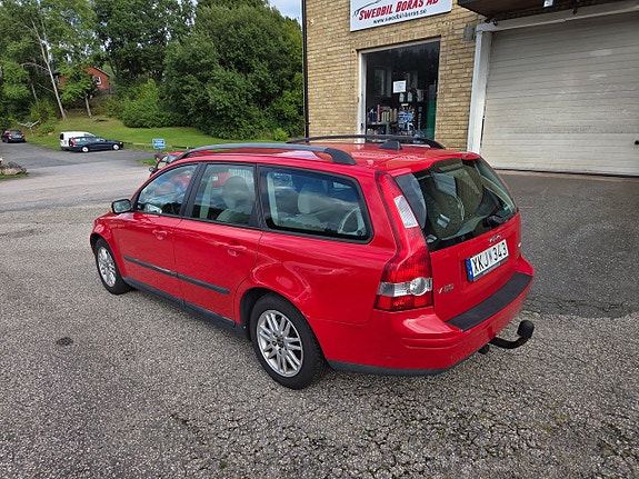 Volvo V50 3 of 14
