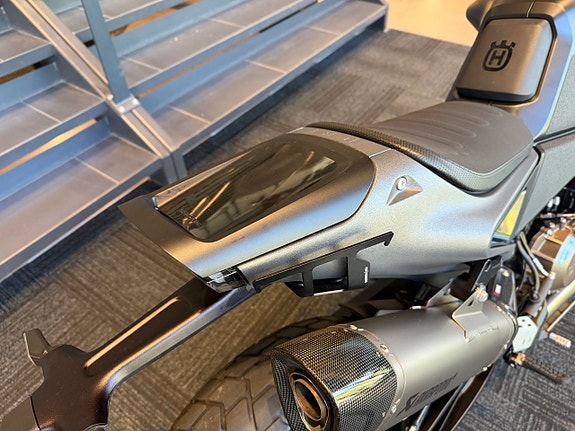Husqvarna Svartpilen 801 0% ränta 38mån 4 of 8