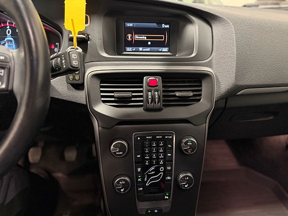 Volvo V40 26 of 27