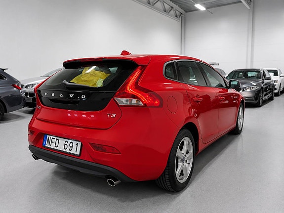 Volvo V40 9 of 27