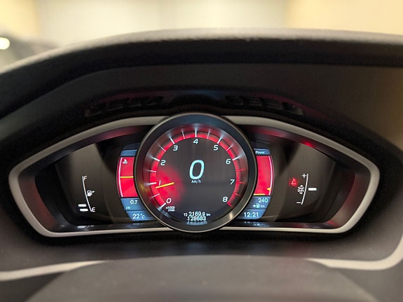Volvo V40 23 of 27