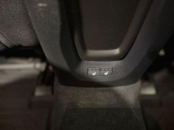 Volvo V40 11 of 27