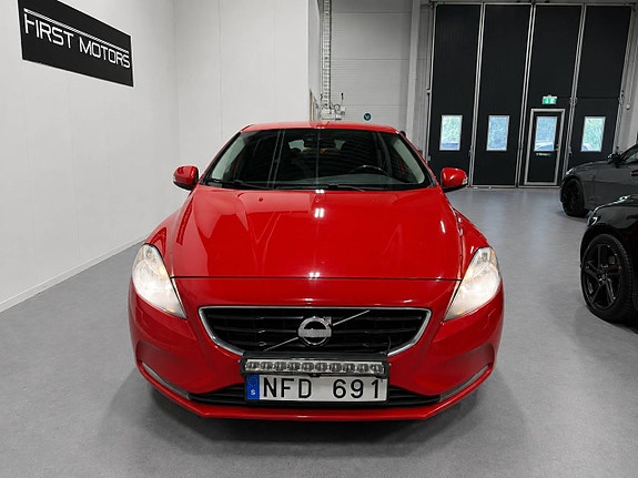 Volvo V40 5 of 27