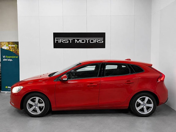 Volvo V40 3 of 27