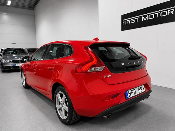 Volvo V40 7 of 27