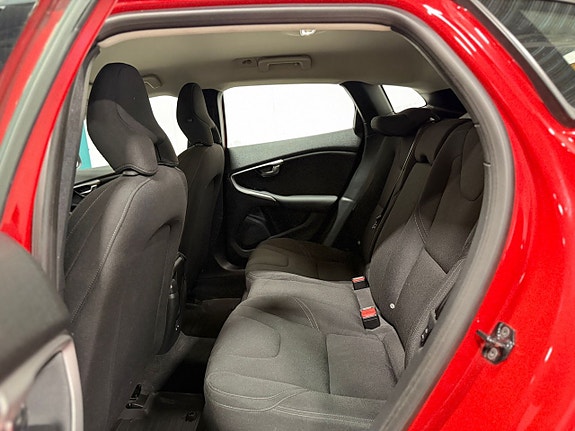 Volvo V40 14 of 27