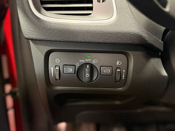 Volvo V40 25 of 27