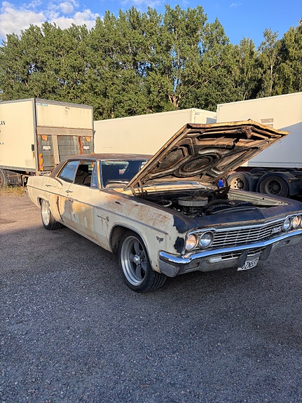 Chevrolet Impala 9 of 9