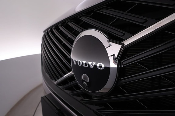 Volvo XC90 10 of 25