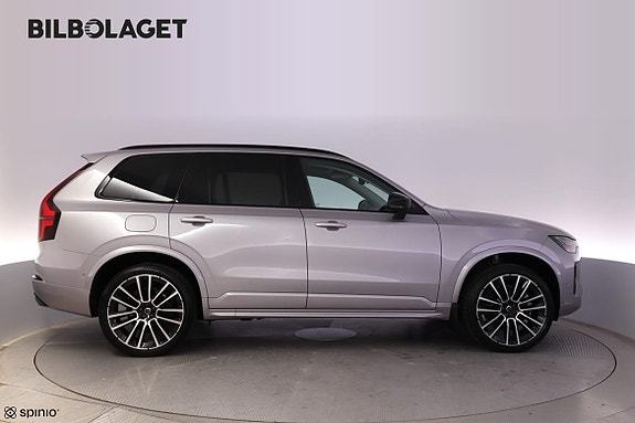 Volvo XC90 2 of 25