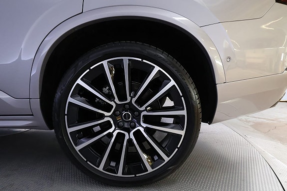 Volvo XC90 12 of 25